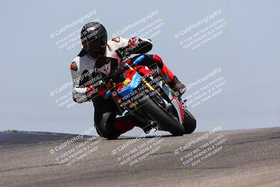 media/May-22-2023-Fastrack Riders (Mon) [[ae7626d9d8]]/Level 2/1230pm (Outside Grapevine)/